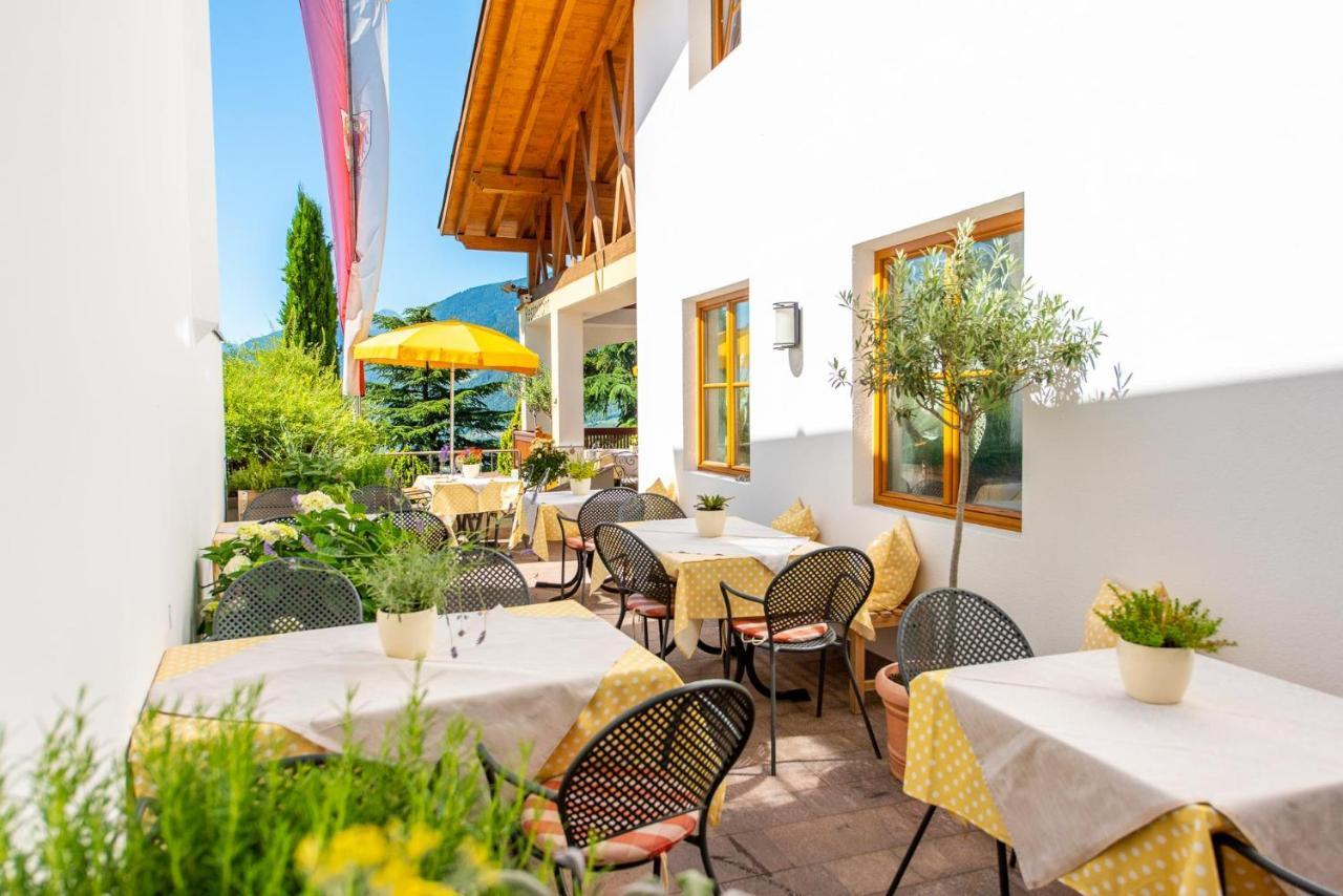 Small Hotel Sonne Tirolo Exterior foto