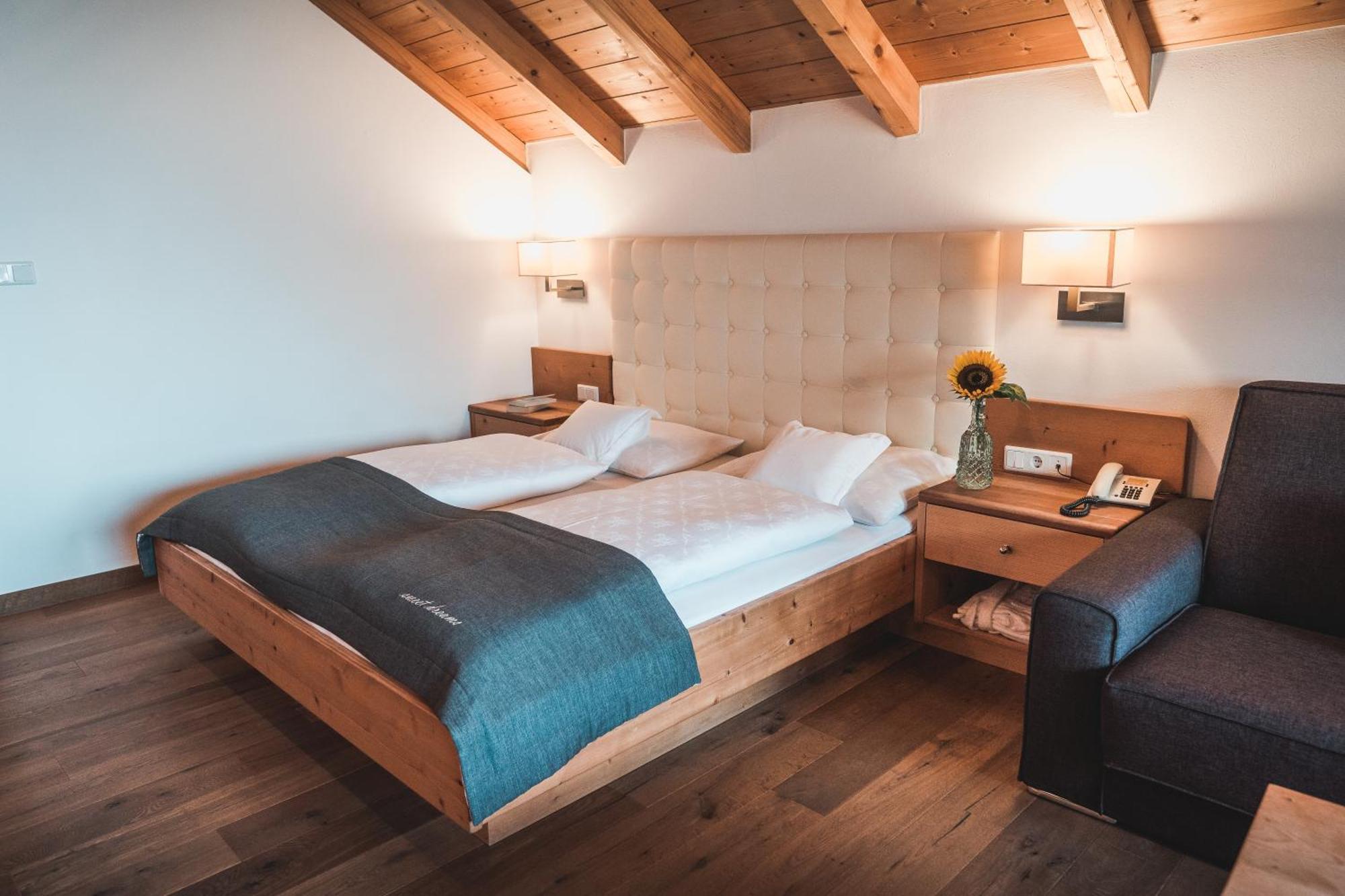 Small Hotel Sonne Tirolo Exterior foto