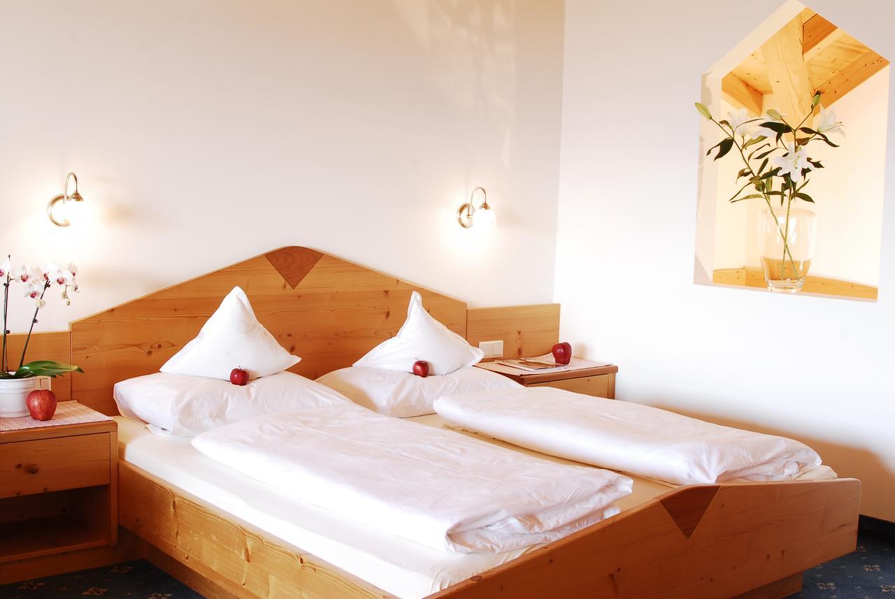 Small Hotel Sonne Tirolo Exterior foto