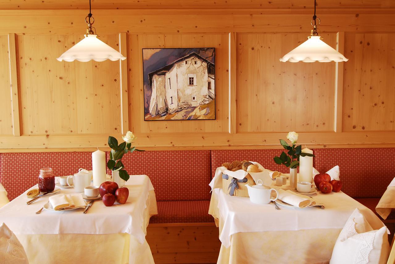 Small Hotel Sonne Tirolo Exterior foto